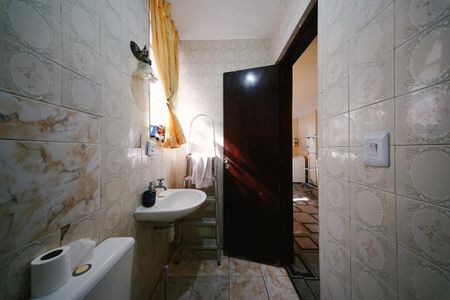 Casa à venda com 270m², 3 quartos e 3 vagas Casa à venda com 270m², 3 quartos e 3 vagasBanheiro de Serviço