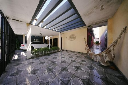 Garagem de casa à venda com 3 quartos, 270m² em Jardim Santa Maria, São Paulo