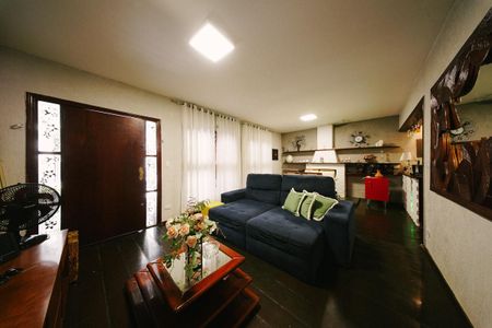 Sala de casa à venda com 3 quartos, 270m² em Jardim Santa Maria, São Paulo