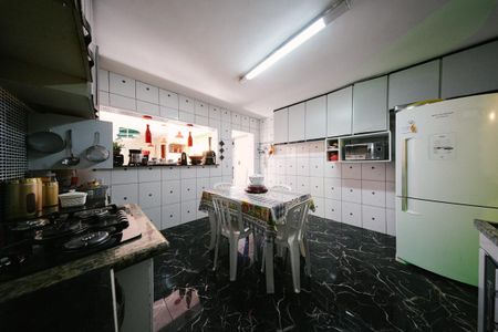 Casa à venda com 270m², 3 quartos e 3 vagas Casa à venda com 270m², 3 quartos e 3 vagasCozinha