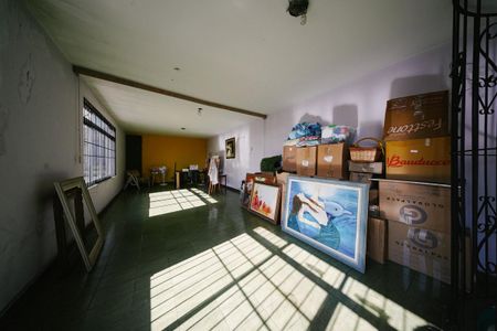 Casa à venda com 270m², 3 quartos e 3 vagas Casa à venda com 270m², 3 quartos e 3 vagasEscritório