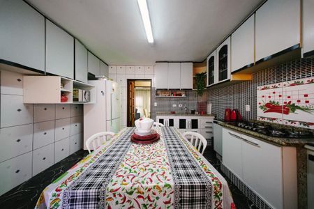 Casa à venda com 270m², 3 quartos e 3 vagas Casa à venda com 270m², 3 quartos e 3 vagasCozinha