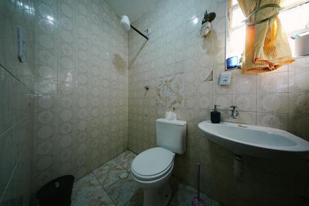 Casa à venda com 270m², 3 quartos e 3 vagas Casa à venda com 270m², 3 quartos e 3 vagasBanheiro de Serviço