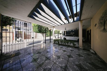 Casa à venda com 270m², 3 quartos e 3 vagas Casa à venda com 270m², 3 quartos e 3 vagasGaragem