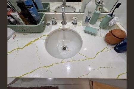 Apartamento à venda com 94m², 3 quartos e 2 vagas Apartamento à venda com 94m², 3 quartos e 2 vagasBanheiro Social