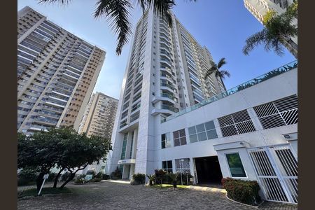 Apartamento à venda com 94m², 3 quartos e 2 vagas Apartamento à venda com 94m², 3 quartos e 2 vagasFachada