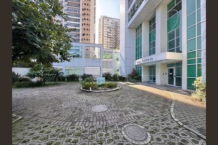 Apartamento à venda com 94m², 3 quartos e 2 vagas Apartamento à venda com 94m², 3 quartos e 2 vagasFachada