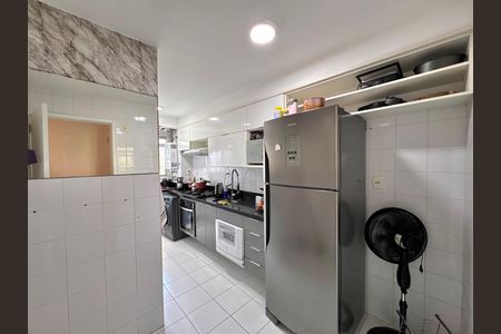 Apartamento à venda com 94m², 3 quartos e 2 vagas Apartamento à venda com 94m², 3 quartos e 2 vagasCozinha e Área de Serviço