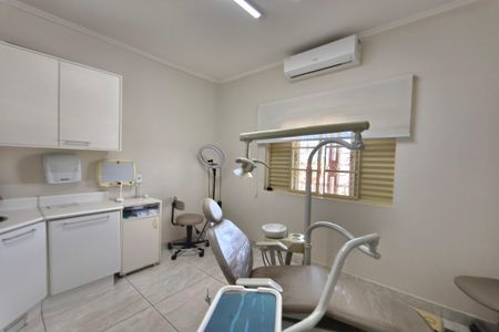 Casa à venda com 252m², 3 quartos e 6 vagas Casa à venda com 252m², 3 quartos e 6 vagasQuarto 2