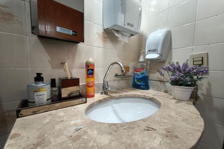 Banheiro Social de casa à venda com 3 quartos, 252m² em Parque Jambeiro, Campinas