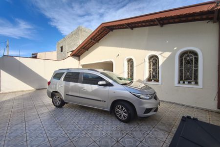 Quintal - Garagem de casa à venda com 3 quartos, 252m² em Parque Jambeiro, Campinas