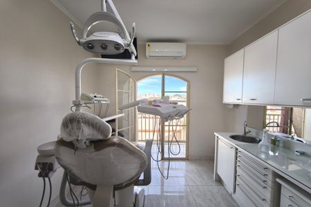 Casa à venda com 252m², 3 quartos e 6 vagas Casa à venda com 252m², 3 quartos e 6 vagasQuarto 3