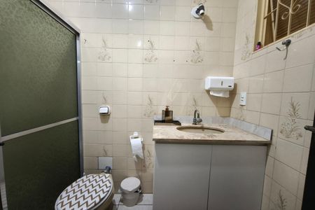 Casa à venda com 252m², 3 quartos e 6 vagas Casa à venda com 252m², 3 quartos e 6 vagasBanheiro Suíte