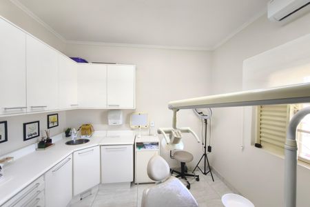 Casa à venda com 252m², 3 quartos e 6 vagas Casa à venda com 252m², 3 quartos e 6 vagasQuarto 2