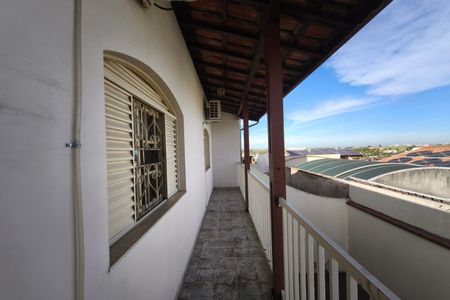 Casa à venda com 252m², 3 quartos e 6 vagas