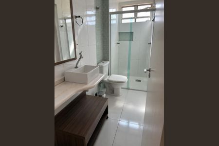 Apartamento para alugar com 72m², 2 quartos e sem vagaBanheiro
