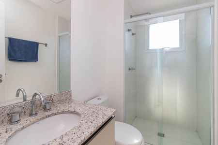 Banheiro de apartamento para alugar com 1 quarto, 38m² em Partenon, Porto Alegre