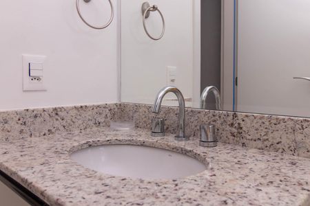 Banheiro de apartamento para alugar com 1 quarto, 38m² em Partenon, Porto Alegre
