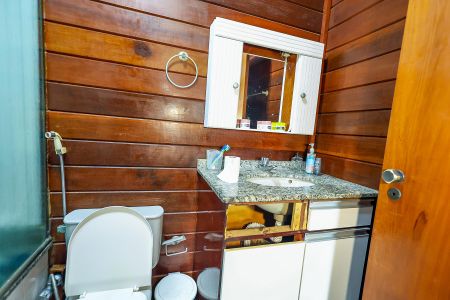 Casa para alugar com 1100m², 4 quartos e 4 vagas Casa para alugar com 1100m², 4 quartos e 4 vagasBanheiro da Suíte