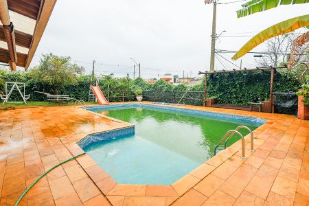 Casa para alugar com 1100m², 4 quartos e 4 vagas Casa para alugar com 1100m², 4 quartos e 4 vagasPiscina