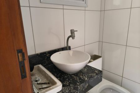 Casa para alugar com 1m², 3 quartos e 2 vagasBanheiro 2