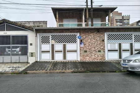 Casa para alugar com 1m², 3 quartos e 2 vagasFachada