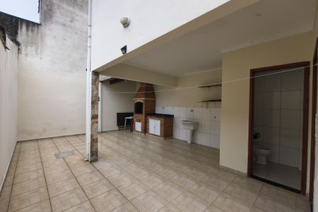 Casa para alugar com 1m², 3 quartos e 2 vagasQuintal 