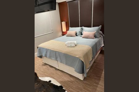 Sala / Quarto de kitnet/studio para alugar com 1 quarto, 35m² em Indianópolis, São Paulo