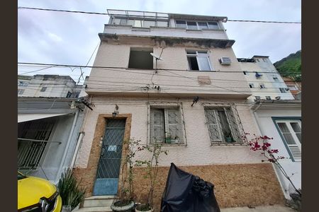 Apartamento para alugar com 72m², 2 quartos e sem vagaFachada