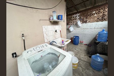 Casa para alugar com 52m², 2 quartos e 1 vagaÁrea de Serviço