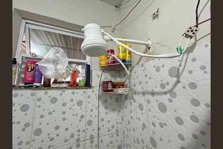 Banheiro de casa para alugar com 2 quartos, 52m² em Anchieta, Nilópolis