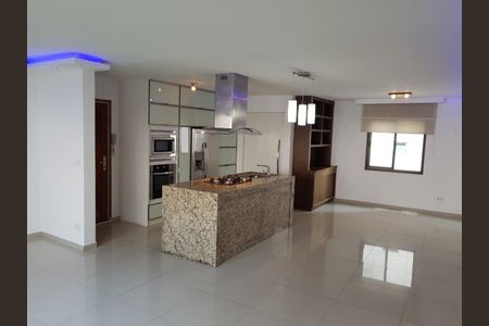Apartamento à venda com 110m², 3 quartos e 2 vagas Apartamento à venda com 110m², 3 quartos e 2 vagasCozinha