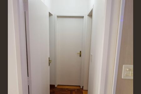 Apartamento à venda com 110m², 3 quartos e 2 vagas Apartamento à venda com 110m², 3 quartos e 2 vagasCorredor