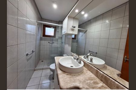 Apartamento para alugar com 77m², 2 quartos e 1 vaga Apartamento para alugar com 77m², 2 quartos e 1 vagaBanheiro da Suíte