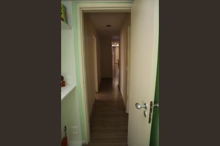 Apartamento à venda com 218m², 3 quartos e 3 vagasCORREDOR