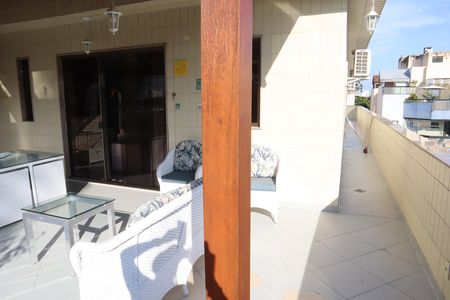 Apartamento à venda com 218m², 3 quartos e 3 vagasAREA EXTERNA