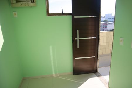 Apartamento à venda com 218m², 3 quartos e 3 vagasQUARTO EMPREGADA