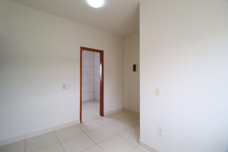Sala de apartamento para alugar com 2 quartos, 45m² em Jardim Ipanema, Uberlândia