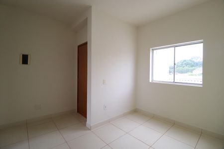 Sala de apartamento para alugar com 2 quartos, 45m² em Jardim Ipanema, Uberlândia