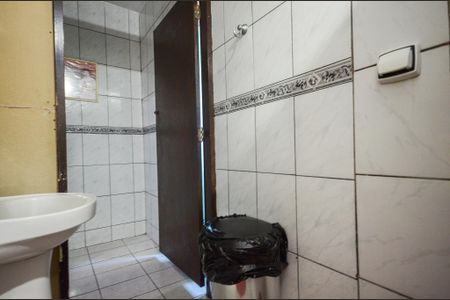 Casa para alugar com 170m², 3 quartos e 1 vaga Casa para alugar com 170m², 3 quartos e 1 vagaBanheiro - Casa 2