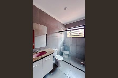 Banheiro de apartamento para alugar com 1 quarto, 30m² em Penha de França, São Paulo
