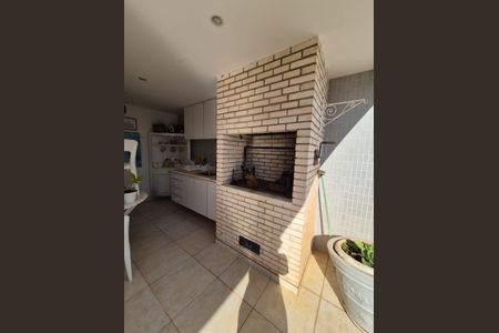 Apartamento à venda com 380m², 3 quartos e 4 vagas Apartamento à venda com 380m², 3 quartos e 4 vagasChurrasqueira