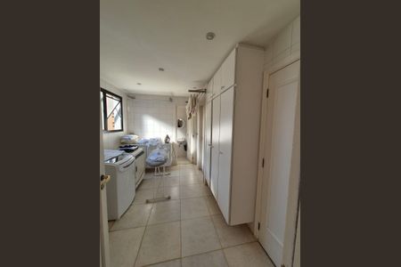 Apartamento à venda com 380m², 3 quartos e 4 vagas Apartamento à venda com 380m², 3 quartos e 4 vagasÁrea de Serviço