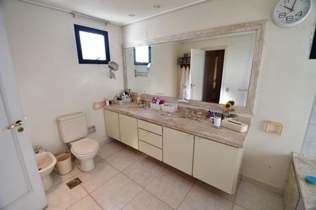 Apartamento à venda com 380m², 3 quartos e 4 vagasBanheiro Suíte