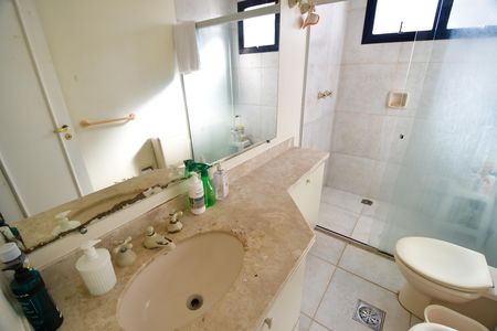 Apartamento à venda com 380m², 3 quartos e 4 vagasBanheiro Suíte