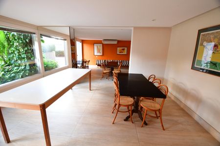 Apartamento à venda com 380m², 3 quartos e 4 vagasÁrea comum - Salão de festas