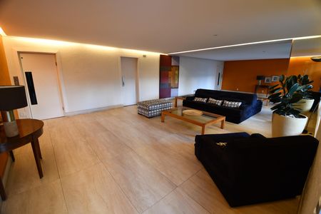Apartamento à venda com 380m², 3 quartos e 4 vagasHall social
