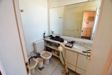 Apartamento à venda com 380m², 3 quartos e 4 vagasBanheiro Suíte