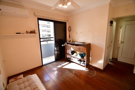 Apartamento à venda com 380m², 3 quartos e 4 vagasQuarto 2 - Suíte