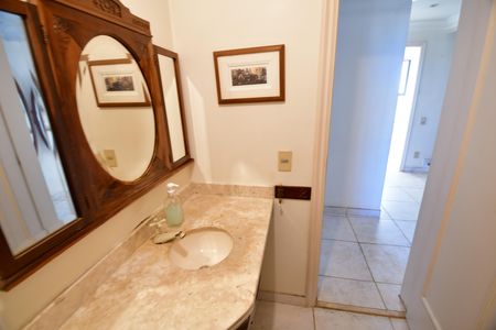 Apartamento à venda com 380m², 3 quartos e 4 vagasLavabo